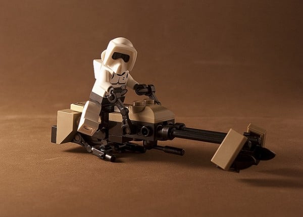 74-Z Speeder Bike par CAB & Tiler