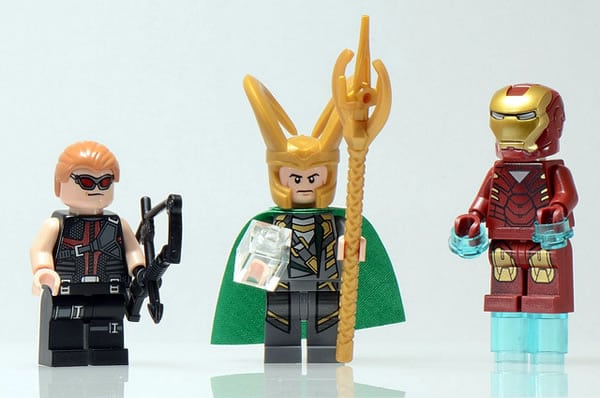 6867 Loki's Cosmic Cube Escape - Picture from hmillington@Brickset