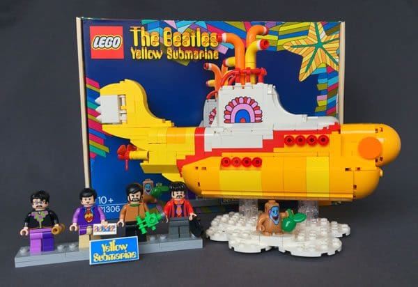 LEGO IDEAS 21306 The Beatles Yellow Submarine