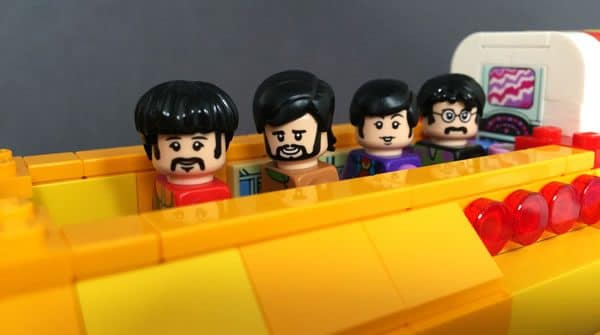 LEGO IDEAS 21306 The Beatles Yellow Submarine