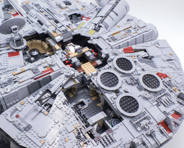 LEGO Star Wars 75192 UCS Millennium Falcon