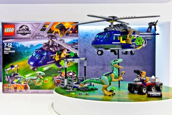 LEGO Jurassic World Fallen Kingdom - 75928 Blue's Helicopter Pursuit