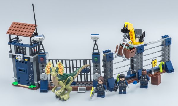 75931 Dilophosaurus Outpost Attack