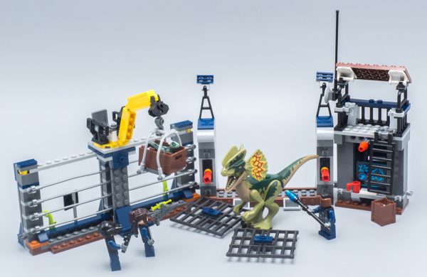 75931 Dilophosaurus Outpost Attack