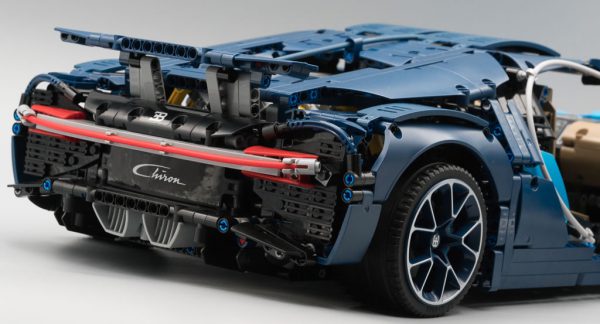 LEGO Technic 42083 Bugatti Chiron