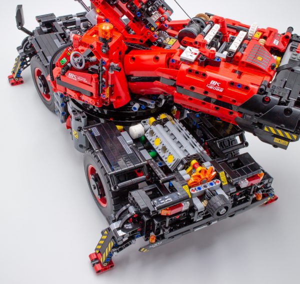 LEGO Technic 42082 Rough Terrain Crane