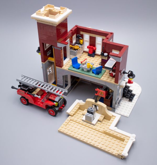 10263 Winter Village Fire Station