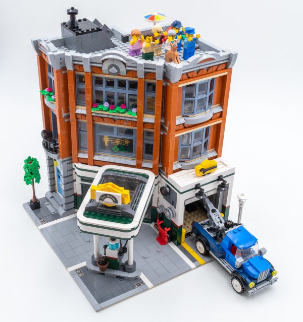 LEGO Creator Expert 10264 Corner Garage LEGO Creator Expert 10264 Corner Garage