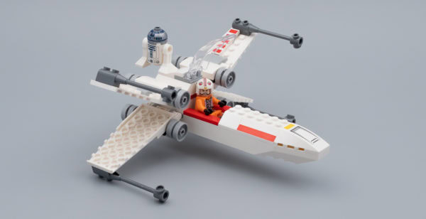 75235 X-Wing Starfighter Trench Run