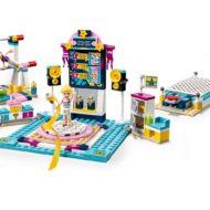 41372 lego friends stephanie gymnastics show 3