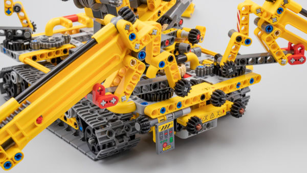 42097 lego technic compact crawler crane 12