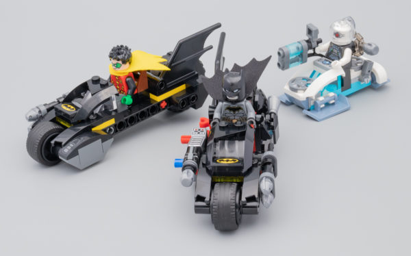 76118 Mr. Freeze Batcycle Battle