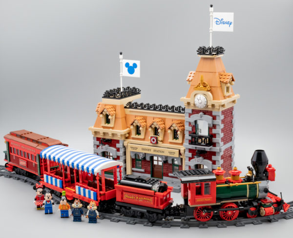 71044 Disney Train and Station