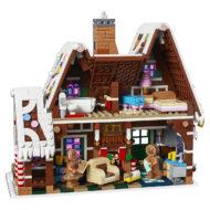 10267 Gingerbread House