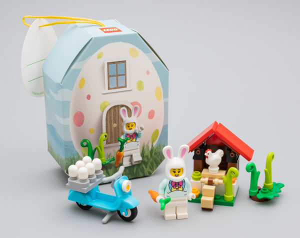 853990 Easter Bunny House