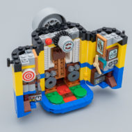 75551 Brick-Built Minions and Their Lair