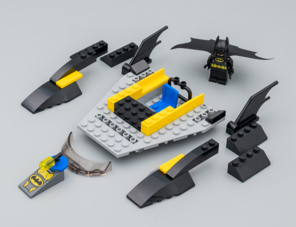 76158 Batboat : The Penguin Pursuit