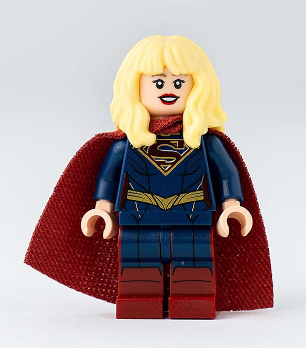 DC Fandome 2020 - Supergirl Exclusive Minifigure