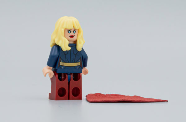 dc fandome 2020 supergirl exclusive minifigure 2