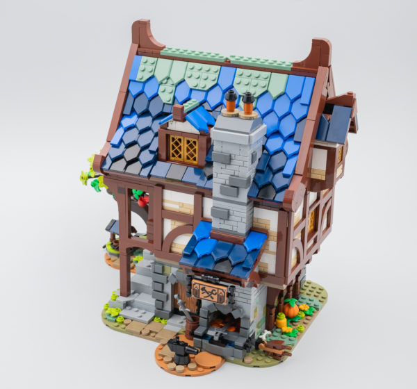 LEGO IDEAS 21325 Medieval Blacksmith