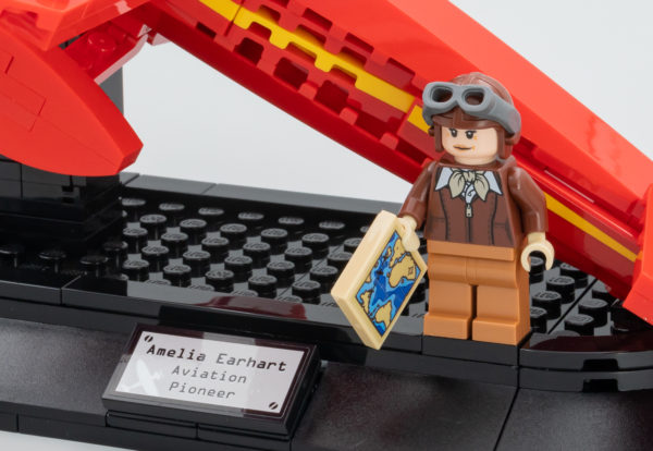 LEGO 40450 Amelia Earhart Tribute (GWP)