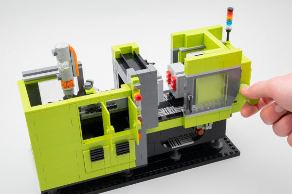 LEGO House Limited Edition 40502 The Brick Moulding Machine