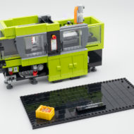 LEGO House Limited Edition 40502 The Brick Moulding Machine