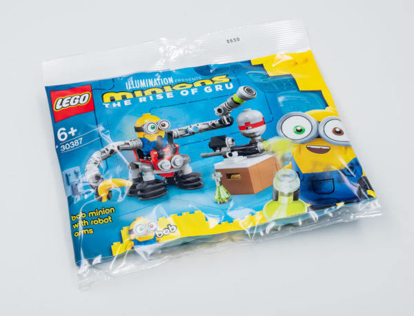 lego 30387 bob minion with robot arms gwp june 2021 1