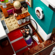 lego ideas 21330 home alone house 14