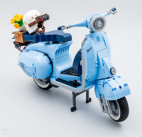 10298 lego vespa 125 16