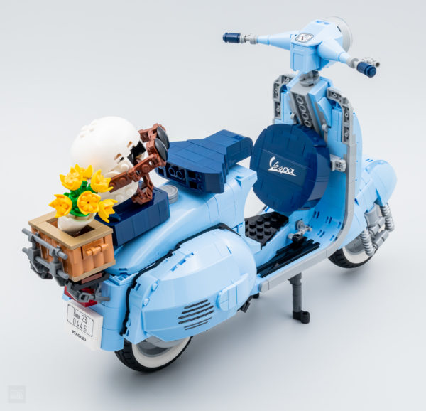 10298 lego vespa 125 31