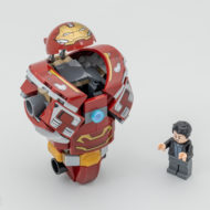 76247 lego marvel hulkbuster battle wakanda 2