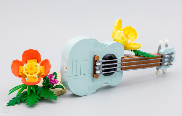 31156 lego creator 3in1 tropical ukulele 1