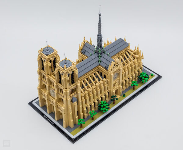 21061 lego architecture notre dame de paris 1 1