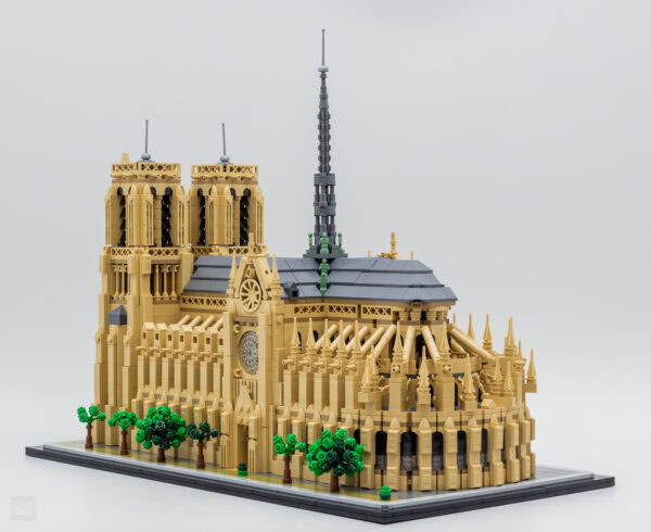 21061 lego architecture notre dame de paris 15