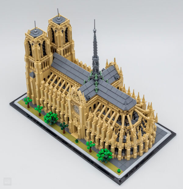 21061 lego architecture notre dame de paris 16