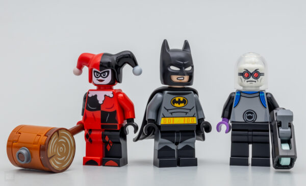 76274 lego dc batman batmobile harley quinn mr freeze 11