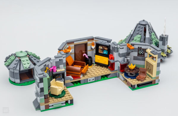 lego harry potter 76428 hagrid hut unexpected visit 2