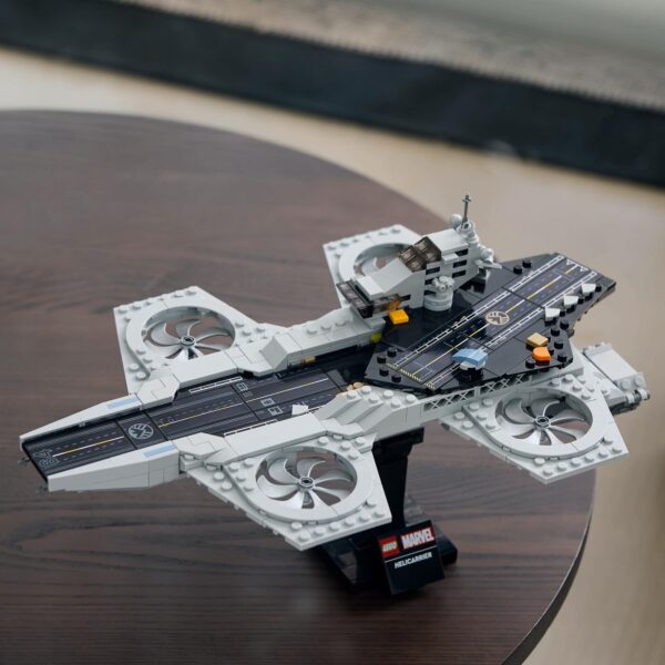 76295 lego marvel avengers helicarrier 3