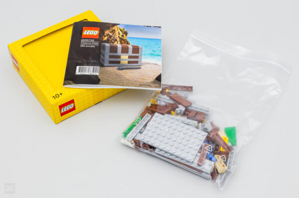 5008945 lego insiders reward treasure chest 2024 2