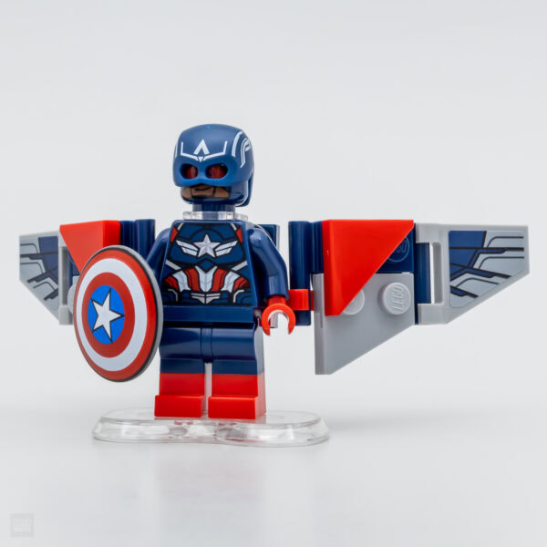 76292 lego marvel captain america vs red hulk battle 9