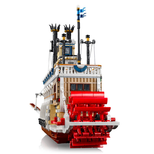 Vieux pirate en briques LEGO avec de nombreux détails, canon, bannières et drapeaux, construit pour les fans de LEGO Creator et Monopoly, modèle LEGO robuste et créatif.