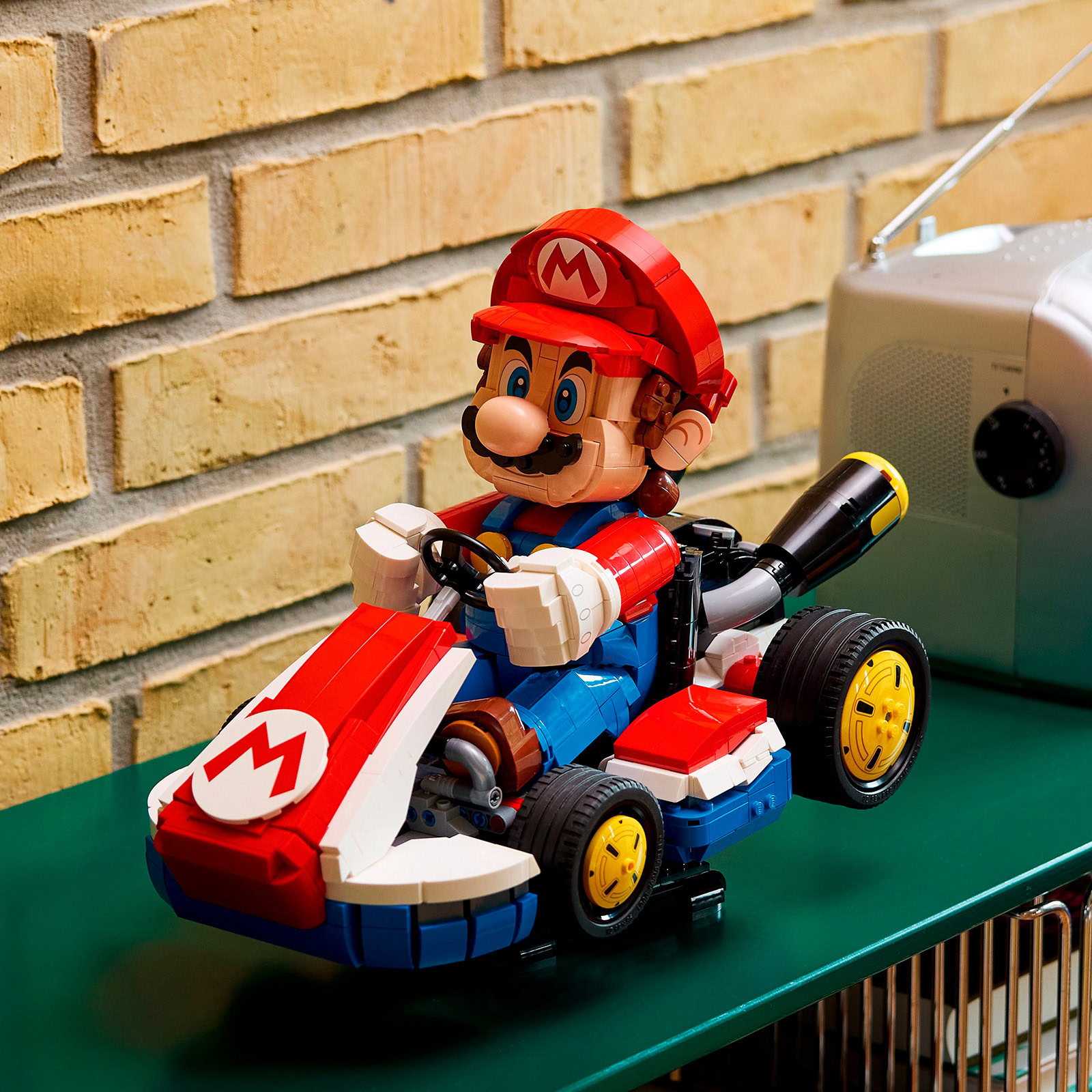 LEGO Super Mario 72037 Mario & Standard Kart : le set est en ligne sur ...