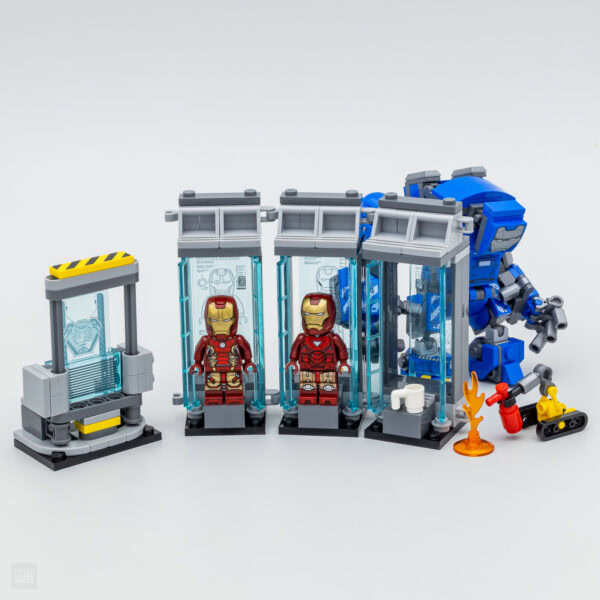 Mini figurines d'Iron Man et un robot en LEGO, accessoires et éléments de construction pour collection et jeu innovant, conçu par HOTH BRICKS, spécialiste des LEGO compatibles, pour fans et constructeurs.