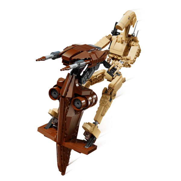 Véhicule en LEGO Star Wars avec droïde pilotant, construit avec des briques HOTH BRICKS, montrant des détails réalistes pour les fans de construction LEGO et de science-fiction.