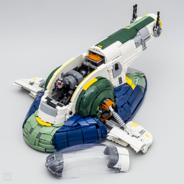 Réalisation de construction Lego technic SCAFO original avec véhicules, véhicules spatiaux, robots, et constructions innovantes, utilisation de briques de haute qualité pour créations uniques.