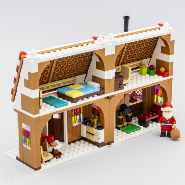 40809 lego festive gingerbread house review 3