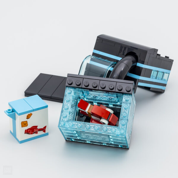 5009823 lego fish tank filter fish food gwp review 3