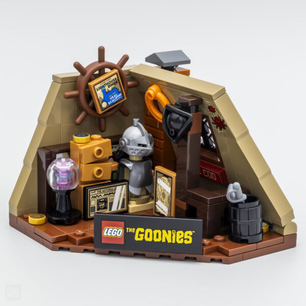 lego ideas 40773 the goonies the wlashes attic gwp review 4