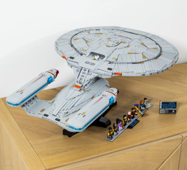 lego icons 10356 star trek next generation uss enterprise ncc1701d review 1